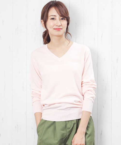 mili an deni（ミリアンデニ）の「洗えるカシミアタッチVネックプルオーバー（ニット/セーター・レディース・ブラック/ダークブラウン/ネイビー/ブラウン/グレー/レッド/オフホワイト/ブルー/モスグリーン/マスタード/ベビーピンク/ロイヤルブルー/ワイン/チャコール/テラコッタ/サーモンピンク/アッシュグレー/スカイブルー/ライトベージュ/ラベンダー/エメラルド・LL/M/L）」の18枚目の写真