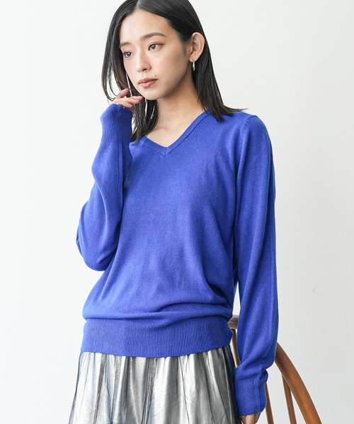 mili an deni（ミリアンデニ）の「洗えるカシミアタッチVネックプルオーバー（ニット/セーター・レディース・ブラック/ダークブラウン/ネイビー/ブラウン/グレー/レッド/オフホワイト/ブルー/モスグリーン/マスタード/ベビーピンク/ロイヤルブルー/ワイン/チャコール/テラコッタ/サーモンピンク/アッシュグレー/スカイブルー/ライトベージュ/ラベンダー/エメラルド・LL/M/L）」の15枚目の写真