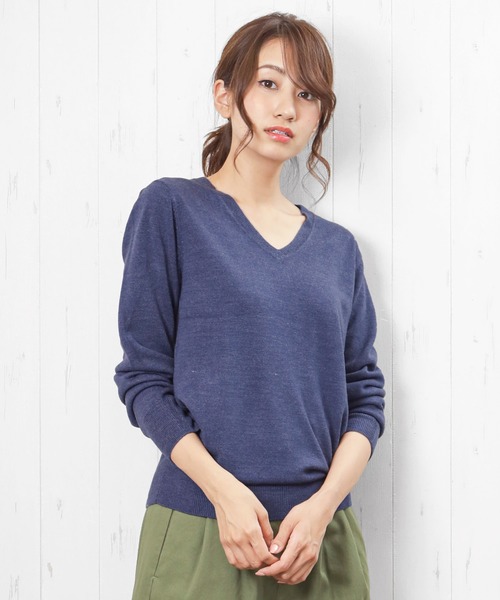 mili an deni（ミリアンデニ）の「洗えるカシミアタッチVネックプルオーバー（ニット/セーター・レディース・ブラック/ダークブラウン/ネイビー/ブラウン/グレー/レッド/オフホワイト/ブルー/モスグリーン/マスタード/ベビーピンク/ロイヤルブルー/ワイン/チャコール/テラコッタ/サーモンピンク/アッシュグレー/スカイブルー/ライトベージュ/ラベンダー/エメラルド・LL/M/L）」の14枚目の写真