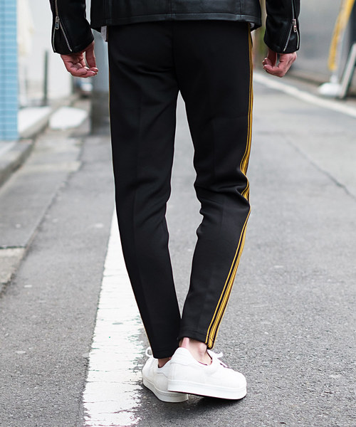 GOSTAR DE FUGA（ゴスタール ジフーガ）の「サイドラインジャージパンツ（その他パンツ・メンズ・ブラック/グレー・M/L）」の4枚目の写真