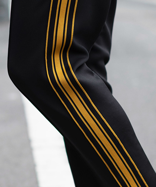 GOSTAR DE FUGA（ゴスタール ジフーガ）の「サイドラインジャージパンツ（その他パンツ・メンズ・ブラック/グレー・M/L）」の5枚目の写真