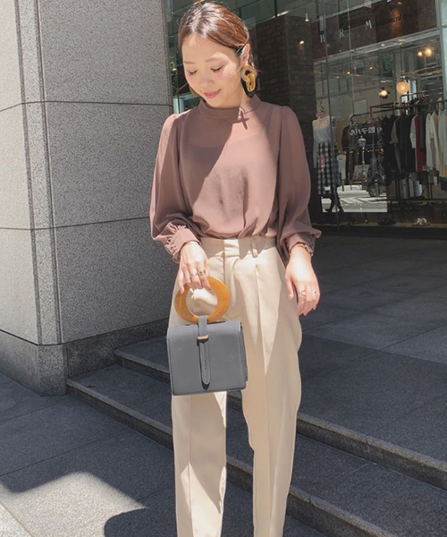 KOBE LETTUCE（コウベレタス）の「ボリュームスリーブシアーブラウス【インナーキャミソール付き】（シャツ/ブラウス・レディース・ブラック/ブラウン/ピンク/カーキ・FREE）」の3枚目の写真