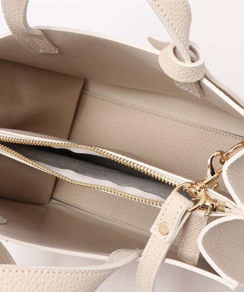 DouDou（ドゥドゥ）の「シボ型押しトート（ショルダーバッグ・レディース・アイボリー/モカ・FREE）」の3枚目の写真