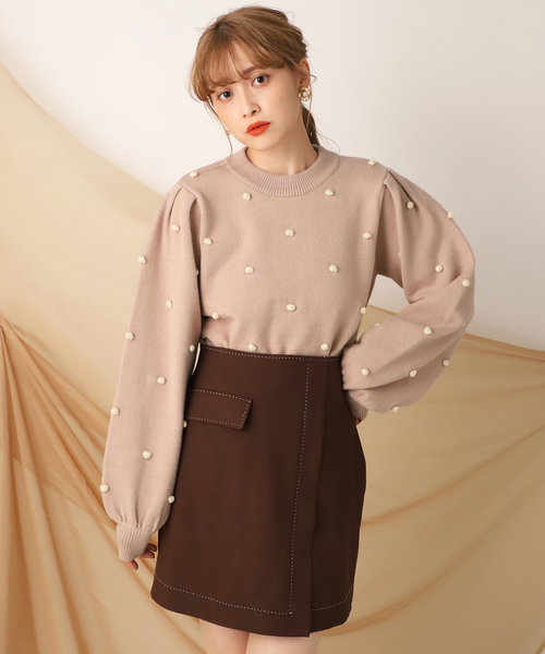 one after another NICE CLAUP（ワンアフターアナザーナイスクラップ）の「ぽんぽん付き長袖ニット（ニット/セーター・レディース・オフホワイト/ブラック/ベージュ/サックスブルー・FREE）」の3枚目の写真