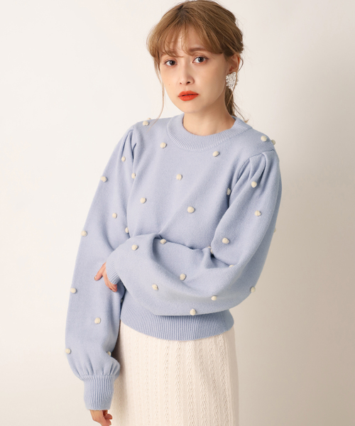 one after another NICE CLAUP（ワンアフターアナザーナイスクラップ）の「ぽんぽん付き長袖ニット（ニット/セーター・レディース・オフホワイト/ブラック/ベージュ/サックスブルー・FREE）」の4枚目の写真