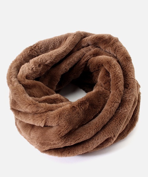 AZUL by moussy（アズールバイマウジー）の「ECO FUR SINGLE SNOOD/エコファーシングルスヌード（マフラー・レディース・ブラック/ボルドー/キャメル/ライトベージュ・FREE）」の4枚目の写真