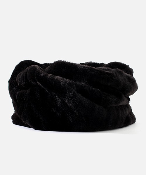 AZUL by moussy（アズールバイマウジー）の「ECO FUR SINGLE SNOOD/エコファーシングルスヌード（マフラー・レディース・ブラック/ボルドー/キャメル/ライトベージュ・FREE）」の6枚目の写真