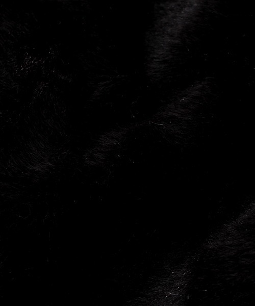 AZUL by moussy（アズールバイマウジー）の「ECO FUR SINGLE SNOOD/エコファーシングルスヌード（マフラー・レディース・ブラック/ボルドー/キャメル/ライトベージュ・FREE）」の7枚目の写真