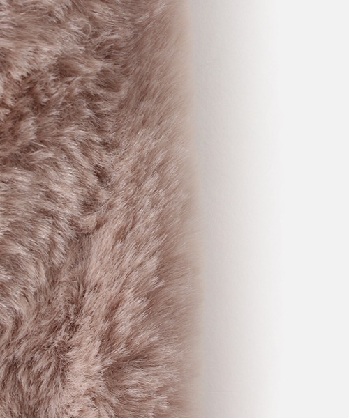 AZUL by moussy（アズールバイマウジー）の「ECO FUR SINGLE SNOOD/エコファーシングルスヌード（マフラー・レディース・ブラック/ボルドー/キャメル/ライトベージュ・FREE）」の14枚目の写真