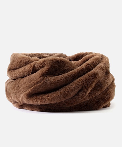 AZUL by moussy（アズールバイマウジー）の「ECO FUR SINGLE SNOOD/エコファーシングルスヌード（マフラー・レディース・ブラック/ボルドー/キャメル/ライトベージュ・FREE）」の16枚目の写真