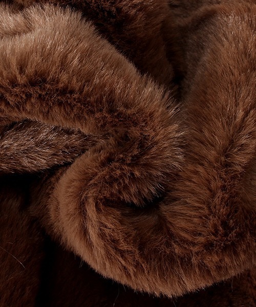 AZUL by moussy（アズールバイマウジー）の「ECO FUR SINGLE SNOOD/エコファーシングルスヌード（マフラー・レディース・ブラック/ボルドー/キャメル/ライトベージュ・FREE）」の18枚目の写真