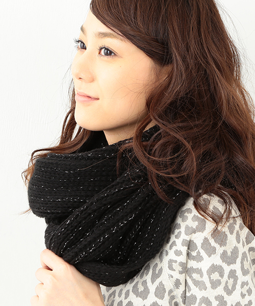 Ray BEAMS（レイビームス）の「Ray BEAMS / ラメリブ スヌード（ストール/ショール・レディース・グレー/ブラック/ベージュ・ONE SIZE）」の2枚目の写真