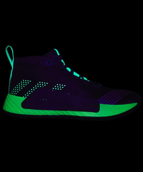 adidas（アディダス）の「Dame 5 スター・ウォーズ ライトセーバー  