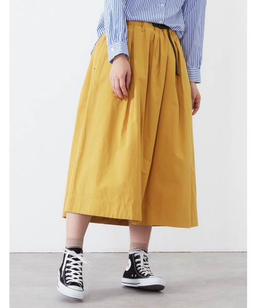 POU DOU DOU（プードゥドゥ）の「プラバックルベルトタックスカート（スカート・レディース・カーキ/イエロー/インディゴブルー/キナリ・3）」の9枚目の写真