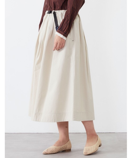 POU DOU DOU（プードゥドゥ）の「プラバックルベルトタックスカート（スカート・レディース・カーキ/イエロー/インディゴブルー/キナリ・3）」の14枚目の写真