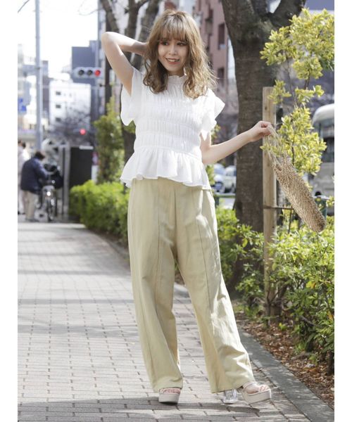 dazzlin(ダズリン)の「シャーリングラウンドフリルブラウス(シャツ/ブラウス・レディース・その他2/アイボリー/ベージュ/その他1/ブラック/グリーン・FREE)」の8枚目の写真