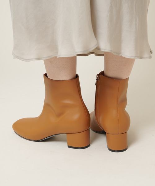 SHENERY（シーナリー）の「カウレザーステッチショートブーツ（ブーツ・レディース・ベージュ/ブラック/キャメル・36/37/38）」の14枚目の写真