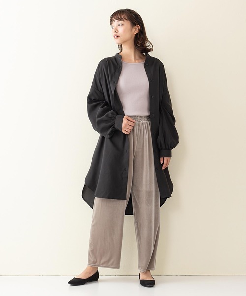 INNOCENT BLUE（イノセントブルー）の「【innocent blue/イノセントブルー】スタンドカラーロングシャツ サイドスリット入り　無地　柔らかい生地感　きれいなドレープ感（シャツ/ブラウス・レディース・ブルー/ブラック/ライトベージュ/ライトブラウン・MEDIUM）」の7枚目の写真