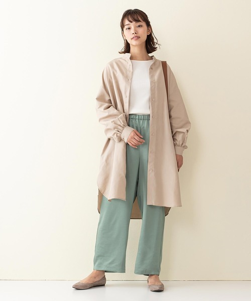 INNOCENT BLUE（イノセントブルー）の「【innocent blue/イノセントブルー】スタンドカラーロングシャツ サイドスリット入り　無地　柔らかい生地感　きれいなドレープ感（シャツ/ブラウス・レディース・ブルー/ブラック/ライトベージュ/ライトブラウン・MEDIUM）」の11枚目の写真