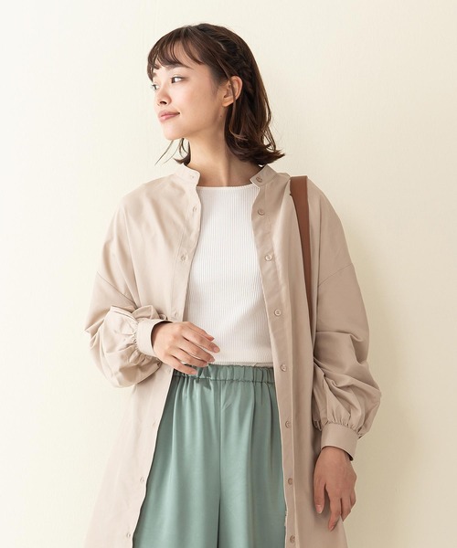 INNOCENT BLUE（イノセントブルー）の「【innocent blue/イノセントブルー】スタンドカラーロングシャツ サイドスリット入り　無地　柔らかい生地感　きれいなドレープ感（シャツ/ブラウス・レディース・ブルー/ブラック/ライトベージュ/ライトブラウン・MEDIUM）」の13枚目の写真