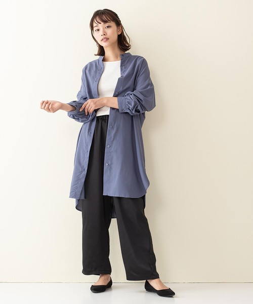 INNOCENT BLUE（イノセントブルー）の「【innocent blue/イノセントブルー】スタンドカラーロングシャツ サイドスリット入り　無地　柔らかい生地感　きれいなドレープ感（シャツ/ブラウス・レディース・ブルー/ブラック/ライトベージュ/ライトブラウン・MEDIUM）」の17枚目の写真