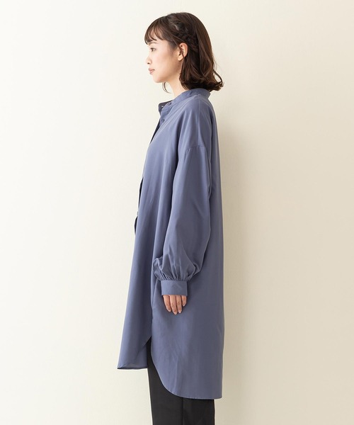 INNOCENT BLUE（イノセントブルー）の「【innocent blue/イノセントブルー】スタンドカラーロングシャツ サイドスリット入り　無地　柔らかい生地感　きれいなドレープ感（シャツ/ブラウス・レディース・ブルー/ブラック/ライトベージュ/ライトブラウン・MEDIUM）」の20枚目の写真