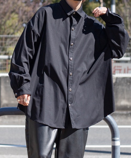 kutir（クティール）の「レトロボタンルーズシャツ（シャツ/ブラウス・メンズ・ホワイト/ライトブルー/ブラック/オフホワイト・MEDIUM/LARGE）」の3枚目の写真