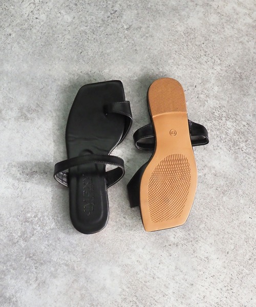 Riberry（リベリー）の「親指トングフラットサンダル（サンダル・レディース・ブラック/ホワイト・MEDIUM/LARGE）」の5枚目の写真