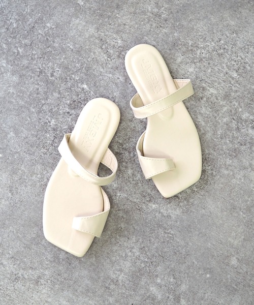 Riberry（リベリー）の「親指トングフラットサンダル（サンダル・レディース・ブラック/ホワイト・MEDIUM/LARGE）」の7枚目の写真