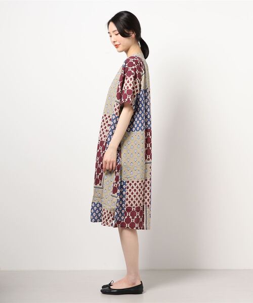 CUBE SUGAR（キューブシュガー）の「ボイル 総柄プリント ギャザーワンピース（シャツワンピース・レディース・ネイビー/ベージュ/サックスブルー/グレー・M）」の5枚目の写真