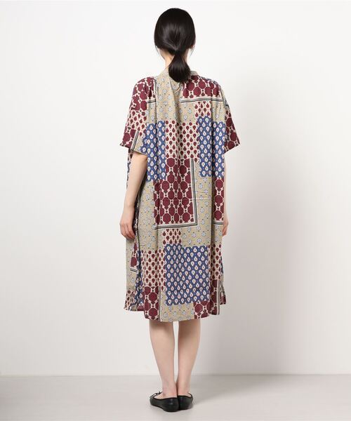 CUBE SUGAR（キューブシュガー）の「ボイル 総柄プリント ギャザーワンピース（シャツワンピース・レディース・ネイビー/ベージュ/サックスブルー/グレー・M）」の6枚目の写真