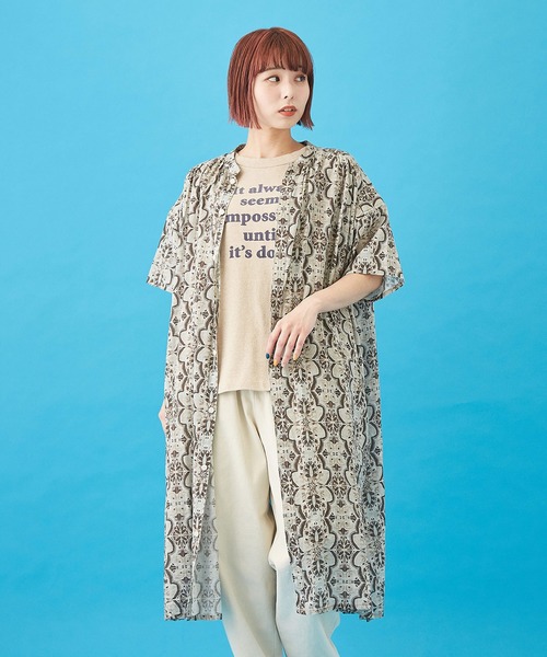 CUBE SUGAR（キューブシュガー）の「ボイル 総柄プリント ギャザーワンピース（シャツワンピース・レディース・ネイビー/ベージュ/サックスブルー/グレー・M）」の2枚目の写真