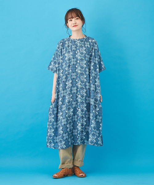 CUBE SUGAR（キューブシュガー）の「ボイル 総柄プリント ギャザーワンピース（シャツワンピース・レディース・ネイビー/ベージュ/サックスブルー/グレー・M）」の20枚目の写真