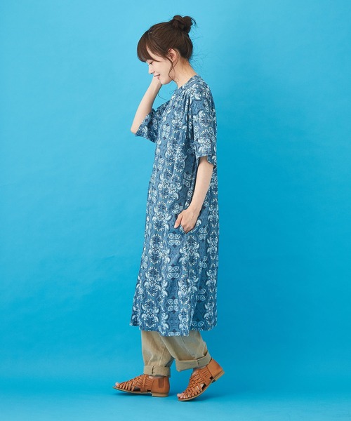 CUBE SUGAR（キューブシュガー）の「ボイル 総柄プリント ギャザーワンピース（シャツワンピース・レディース・ネイビー/ベージュ/サックスブルー/グレー・M）」の21枚目の写真