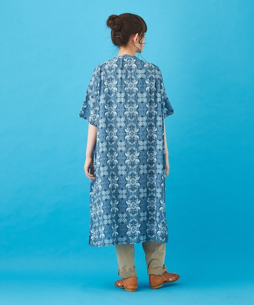 CUBE SUGAR（キューブシュガー）の「ボイル 総柄プリント ギャザーワンピース（シャツワンピース・レディース・ネイビー/ベージュ/サックスブルー/グレー・M）」の22枚目の写真