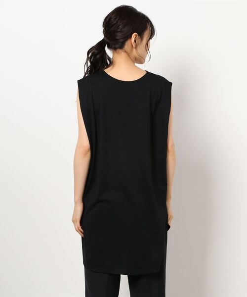 CLEARIMPRESSION （クリアインプレッション）の「《musee》タックショルダーノースリーブチュニック（Tシャツ/カットソー・レディース・ブラック/オフホワイト/オレンジ/サンドグレー・フリー）」の5枚目の写真