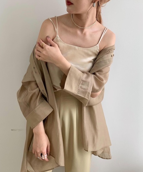 Amiur(エミレ)の「thick satin camisole(キャミソール・レディース・クリーム/ミント/ブラウン・FREE)」の3枚目の写真