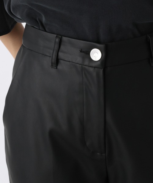 JEANASIS（ジーナシス）の「ビーガンレザーバックスリットフレアパンツ/216019（その他パンツ・レディース・ブラック系・SMALL/MEDIUM）」の7枚目の写真