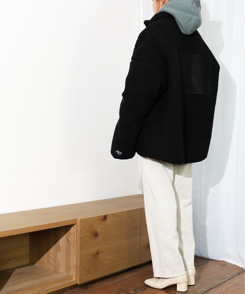 Mountain Mania（マウンテンマニア）の「Mountain Mania/マウンテンマニア　 エンボスプリント入り スタンドカラー ボアブルゾン（ブルゾン・メンズ・ベージュ/ブラック/モカ・LARGE/X-LARGE/MEDIUM）」の10枚目の写真