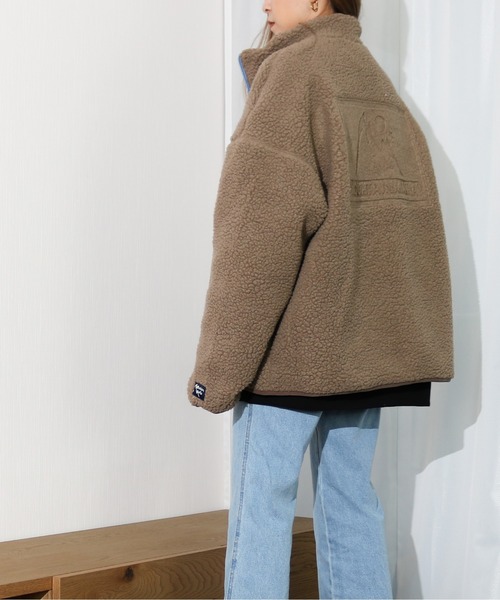 Mountain Mania（マウンテンマニア）の「Mountain Mania/マウンテンマニア　 エンボスプリント入り スタンドカラー ボアブルゾン（ブルゾン・メンズ・ベージュ/ブラック/モカ・LARGE/X-LARGE/MEDIUM）」の15枚目の写真