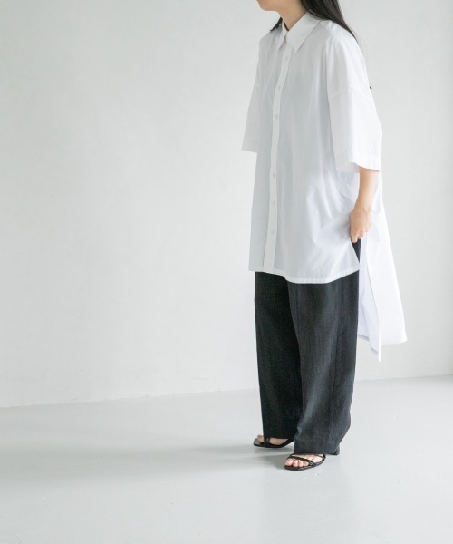 LOWRYS FARM（ローリーズファーム）の「ロングテールＢＩＧシャツ　957519（シャツ/ブラウス・レディース・オフホワイト/アイボリー/ブラック・FREE）」の4枚目の写真