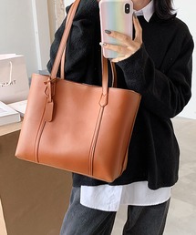 【A4収納可】シンプルレザーのショルダートートバッグ