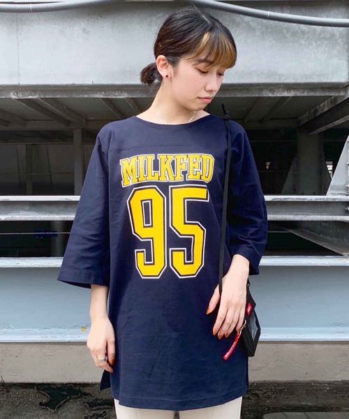 MILKFED.(ミルクフェド)の「LOGO FOOTBALL TOP(Tシャツ/カットソー・レディース・ホワイト/ブラック/グリーン/ネイビー・ONE SIZE)」の1枚目の写真