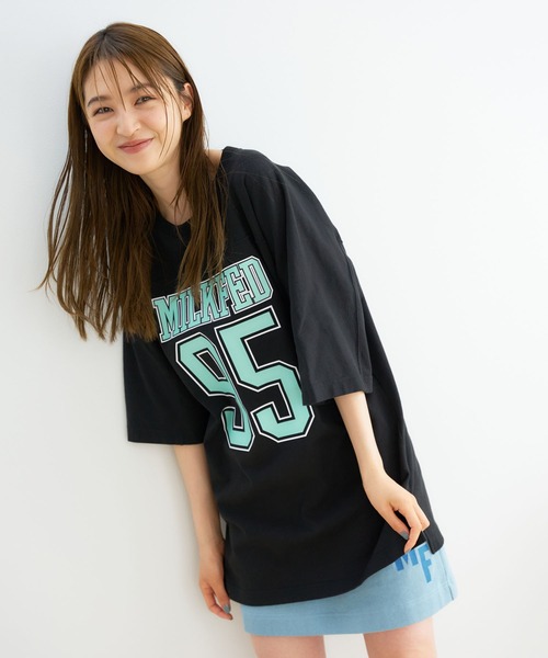 MILKFED.(ミルクフェド)の「LOGO FOOTBALL TOP(Tシャツ/カットソー・レディース・ホワイト/ブラック/グリーン/ネイビー・ONE SIZE)」の3枚目の写真