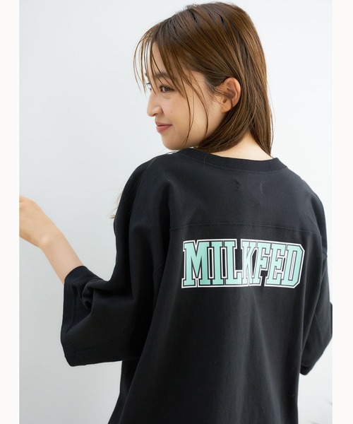 MILKFED.(ミルクフェド)の「LOGO FOOTBALL TOP(Tシャツ/カットソー・レディース・ホワイト/ブラック/グリーン/ネイビー・ONE SIZE)」の22枚目の写真