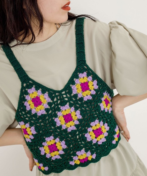 w closet（ダブルクローゼット）の「カギ針モチーフビスチェ（ニット/セーター・レディース・ブラック/ダークグリーン/アイボリー・FREE）」の3枚目の写真