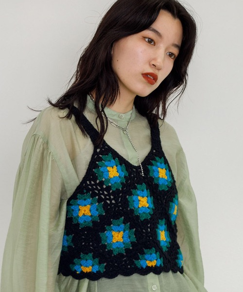 w closet（ダブルクローゼット）の「カギ針モチーフビスチェ（ニット/セーター・レディース・ブラック/ダークグリーン/アイボリー・FREE）」の15枚目の写真