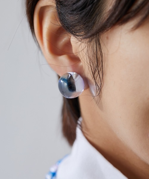 ear PAPILLONNER(イアパピヨネ)の「(WEB限定カラー:ミッドナイトブルー)トワイライトイヤリング(イヤリング・レディース・ブルー系その他/パープル系その他/イエロー系その他/ネイビー・FREE)」の8枚目の写真