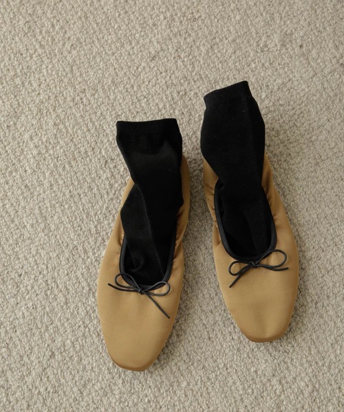 URBAN RESEARCH DOORS(アーバンリサーチドアーズ)の「サテン深バレエシューズ(バレエシューズ・レディース・ベージュ系その他/ブラウン/ネイビー・36/37/38)」の9枚目の写真