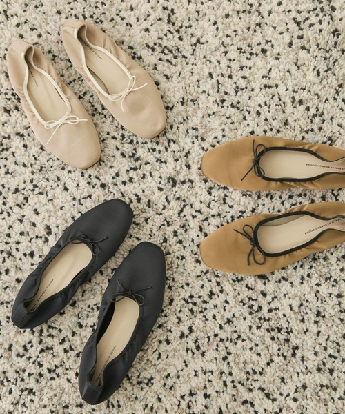 URBAN RESEARCH DOORS(アーバンリサーチドアーズ)の「サテン深バレエシューズ(バレエシューズ・レディース・ベージュ系その他/ブラウン/ネイビー・36/37/38)」の11枚目の写真